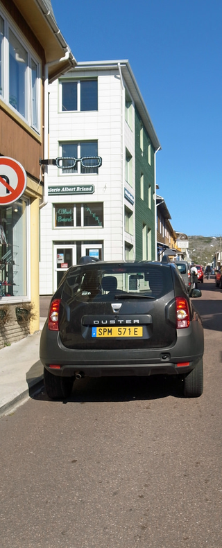 Illustration for article titled More pics of cars from St. Pierre & Miquelon